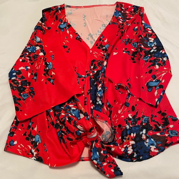 Floral Red Flowy Blouse, can fit as M, L depending on desired fit - Picture 3 of 4